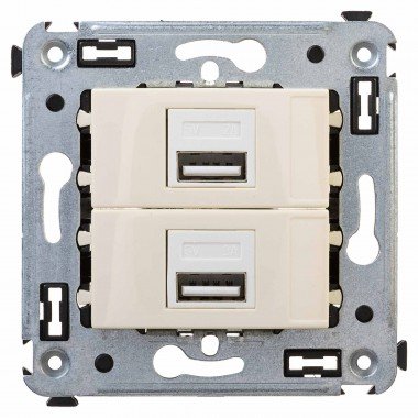 Фотография товара 'DKC 4405543 USB зарядное устройство в стену'